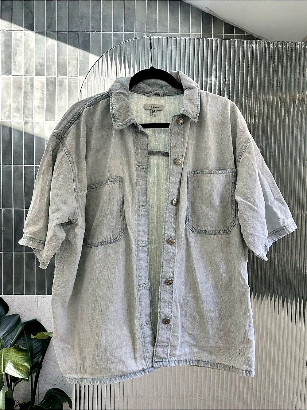 Topshop Cotton Button Down Shirt in White Size Medium